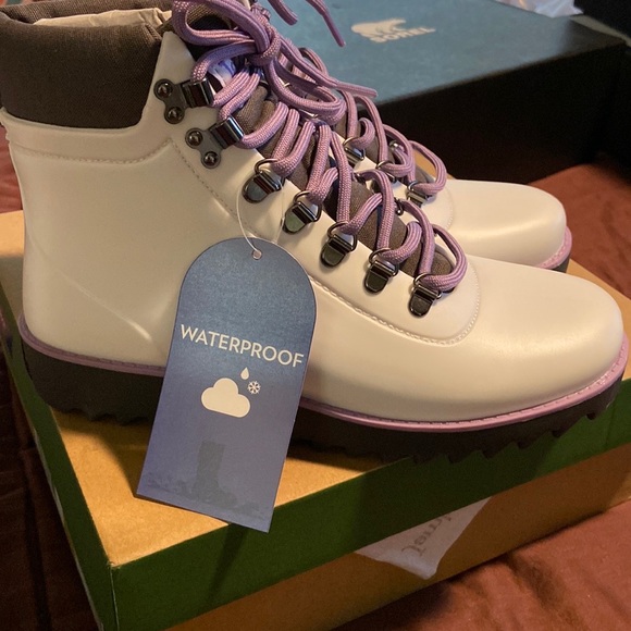 Waterproof Bootie by Jambi Brand. NWT! - Picture 10 of 16